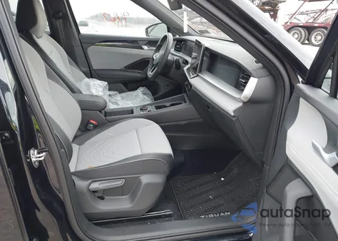 2025 Volkswagen Tiguan 2.0T Se R-Line Black z USA, uszkodzony, nr VIN 3VVGR7RM3SM020330